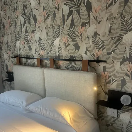 Carillon Hotel 3*