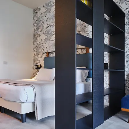 Carillon Hotel