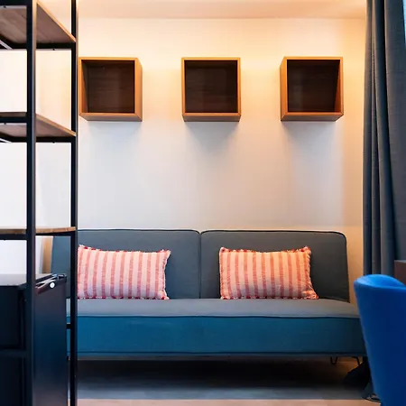 Hotel Carillon